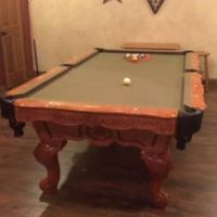 Beautiful Bailey Oak Pool Table & Accessories